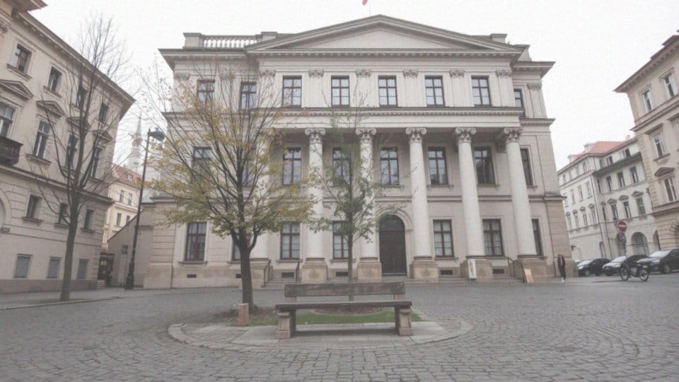 Jakie są różnice między republiką a demokracją?