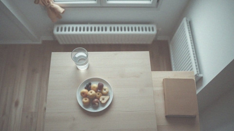 Jak przestać jeść? Skuteczne strategie na kompulsywne objadanie się